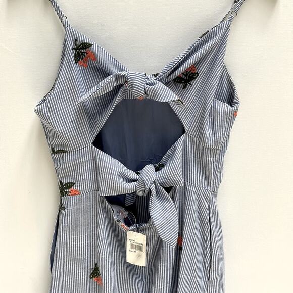 NWT J.O.A. Embroidered Back Tie Midi Dress Size M - Picture 5 of 11